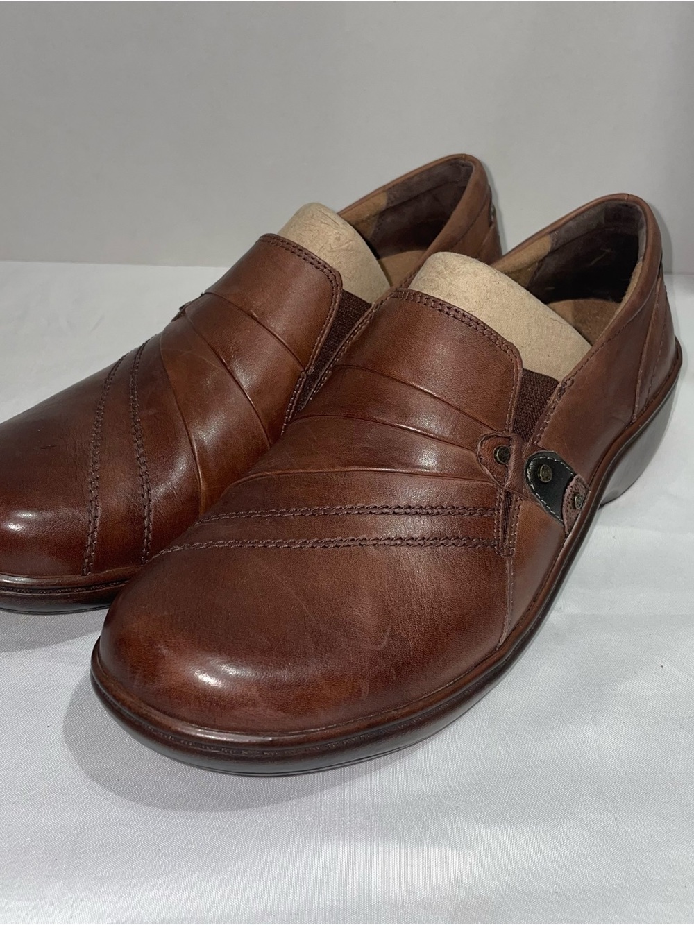 Aravon Danielle AR Brown Leather Slip-On Comfort Loafers